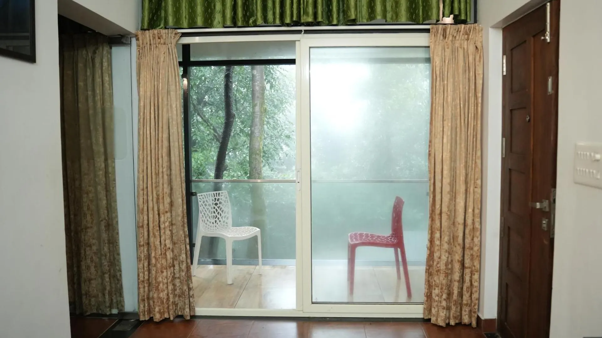 Lakkidi Mist Resort Vythiri